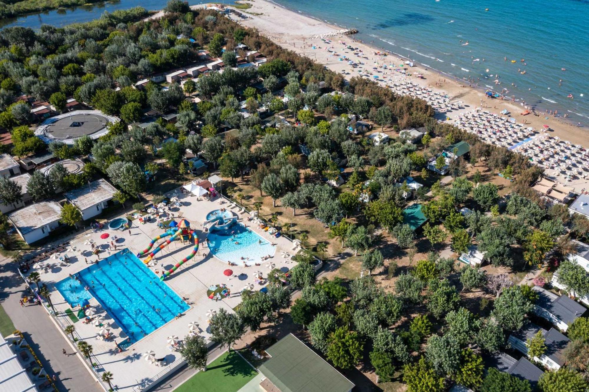 Hotel Club Del Sole Stork Family Collection Giulianova Esterno foto